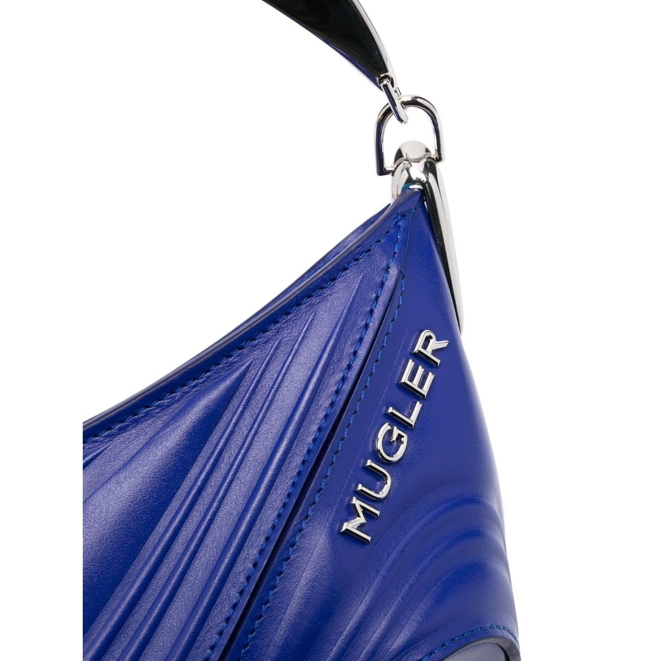 Front view with bag zipped and handles upright.
