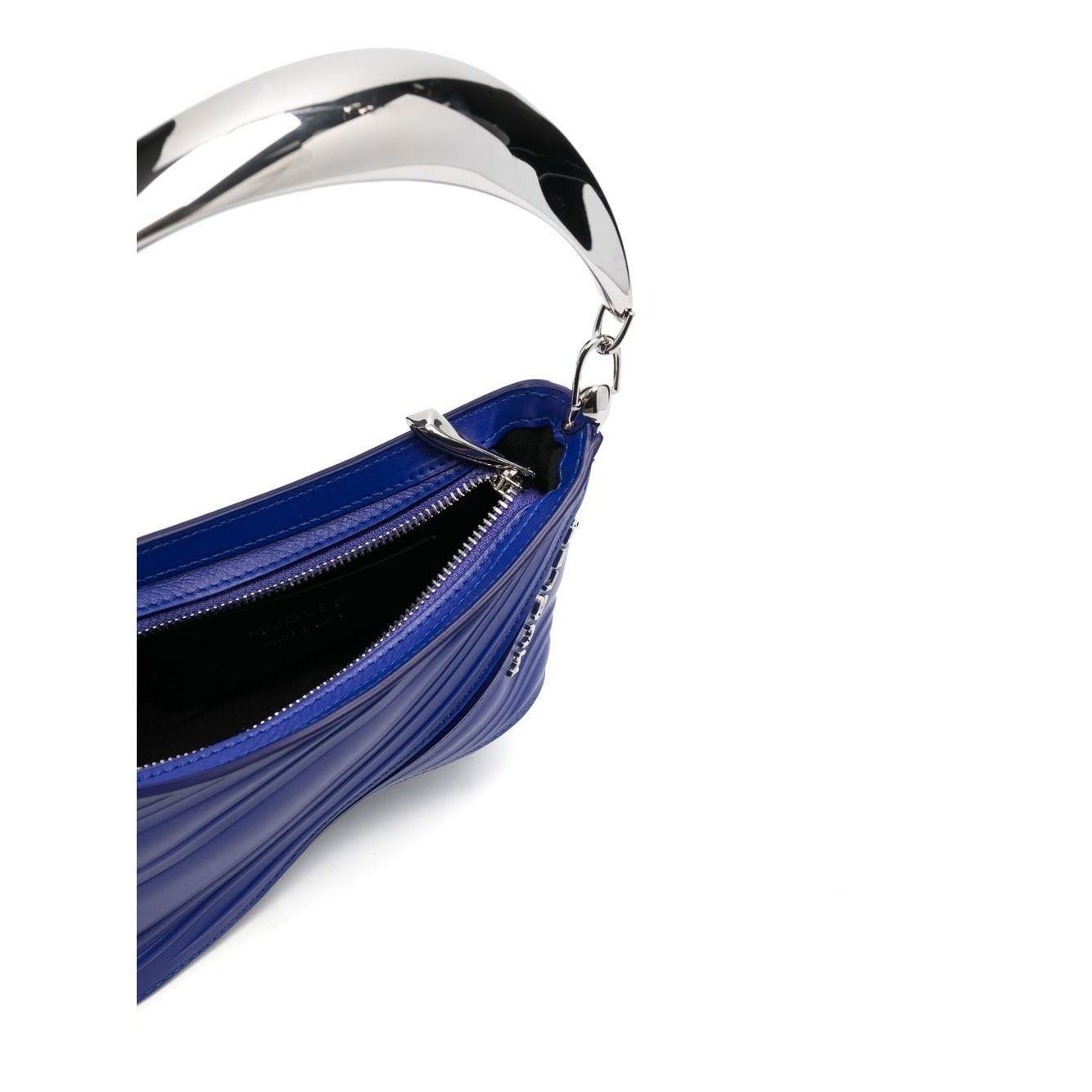 Front view with bag zipped and handles upright.