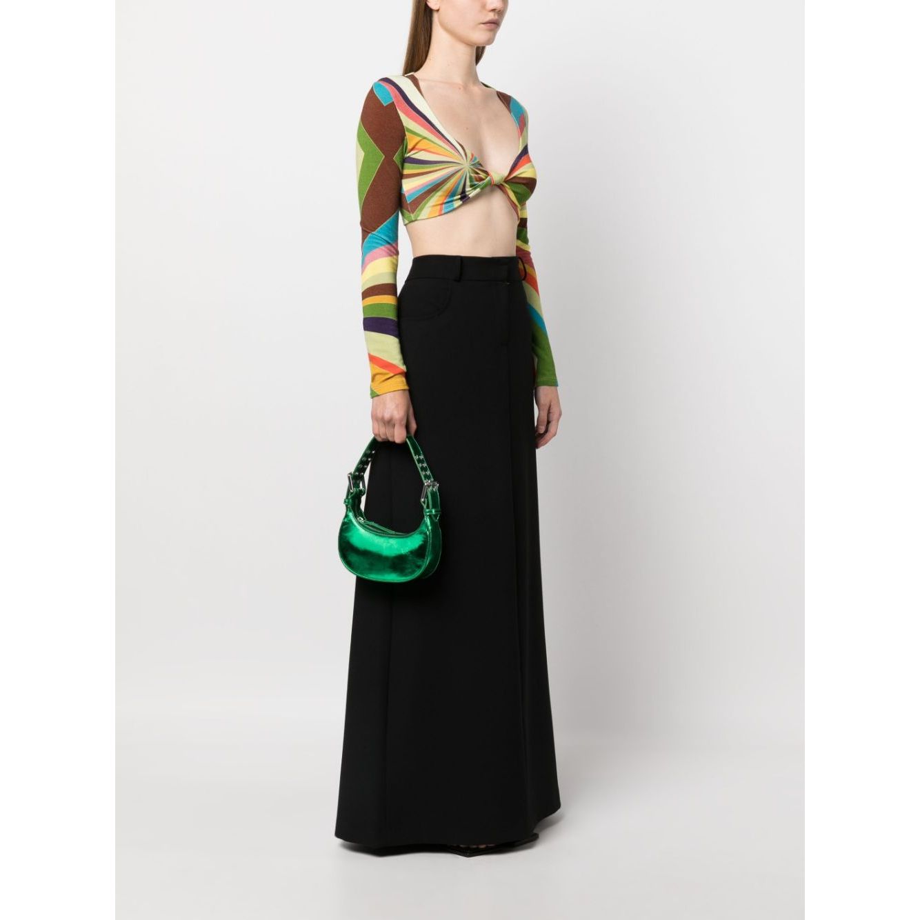 Front view with bag zipped and handles upright.
