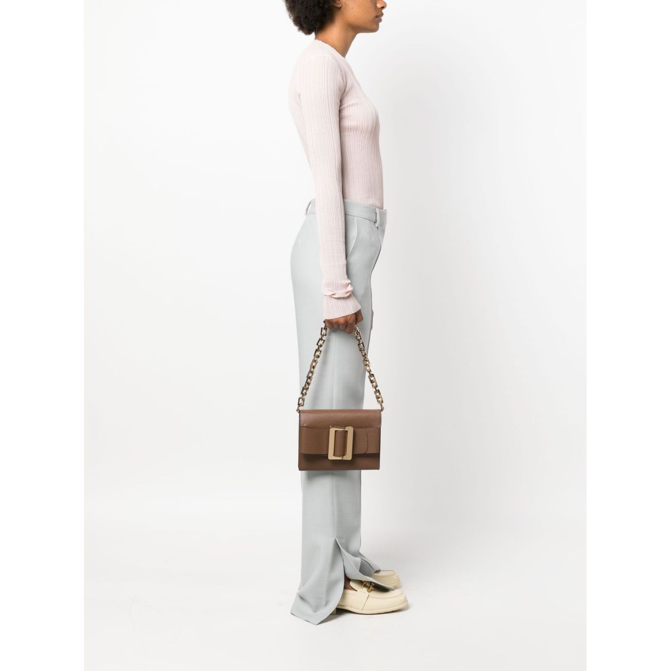 Front view with bag zipped and handles upright.