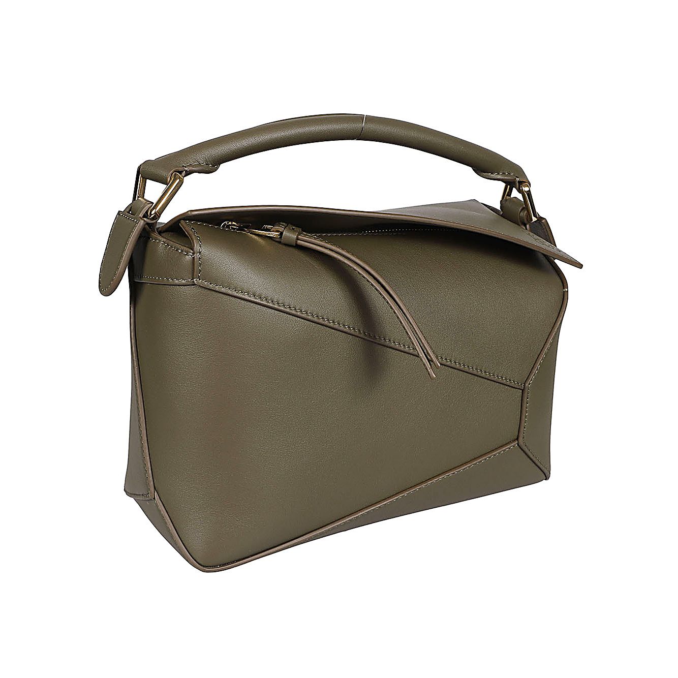Front view with bag zipped and handles upright.