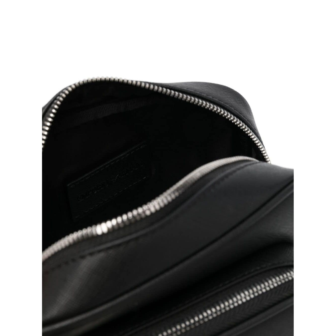 Front view with bag zipped and handles upright.