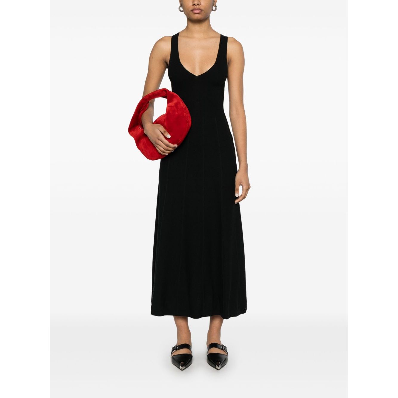 Front view with bag zipped and handles upright.