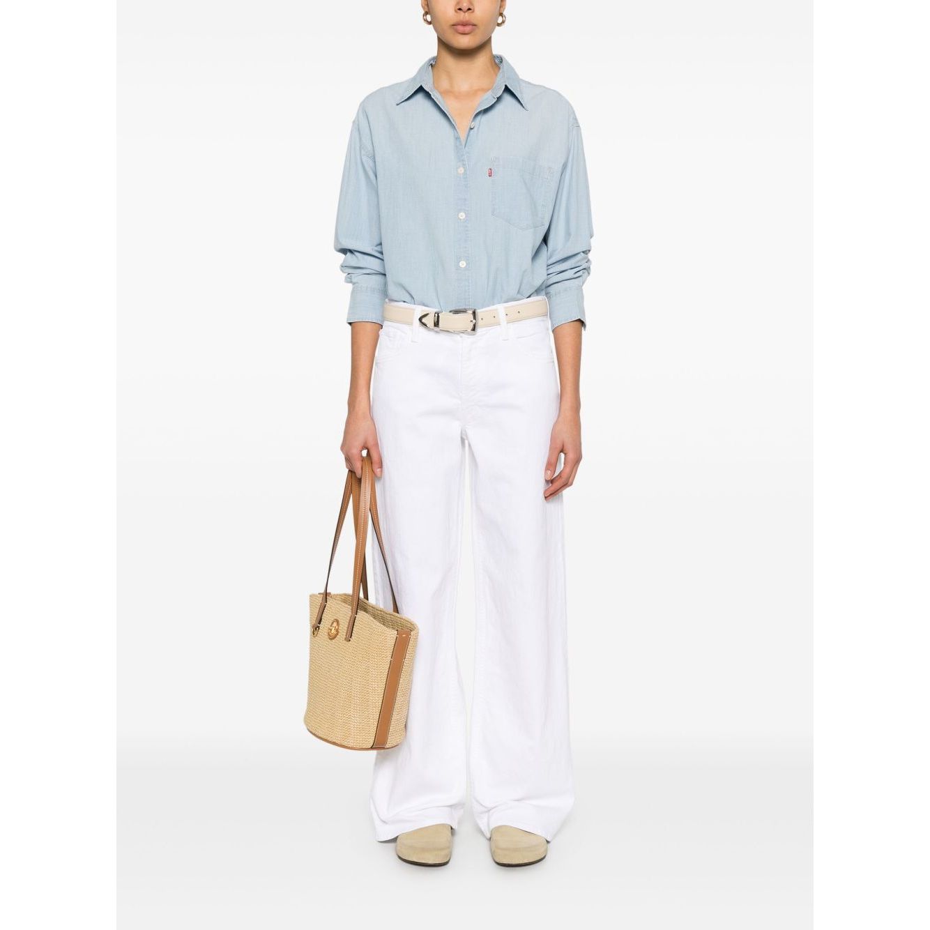 Front view with bag zipped and handles upright.