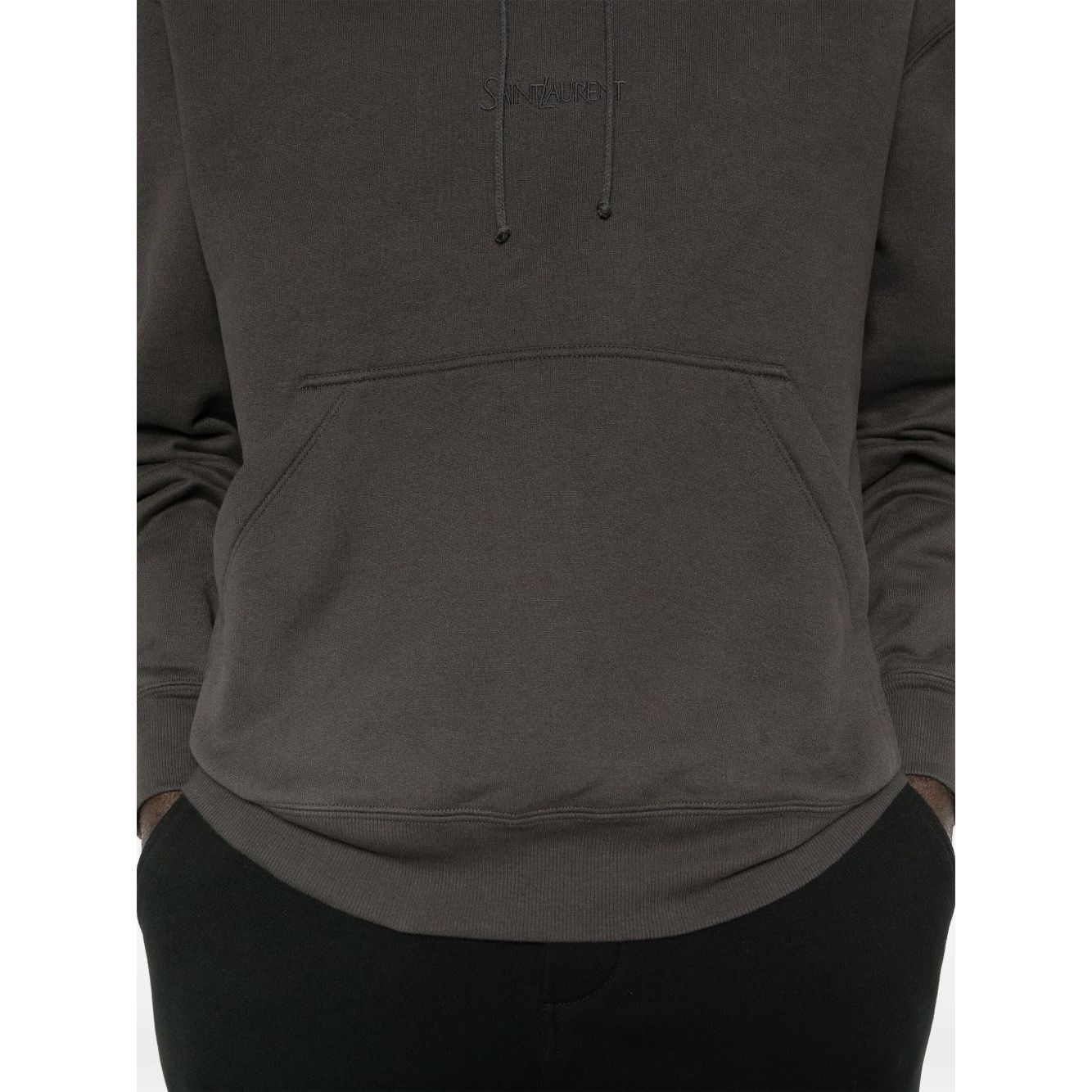 Front view with bag zipped and handles upright.