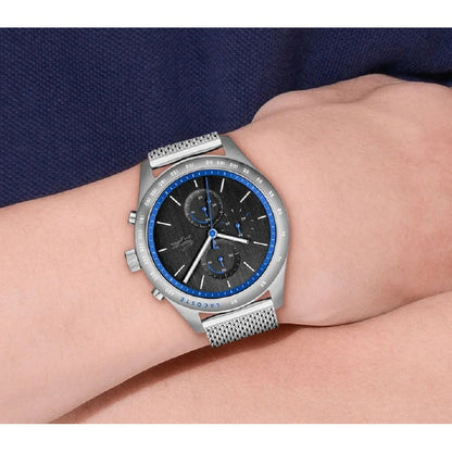 LACOSTE Mod. 2011298 gent's quartz analog chronograph watch with 44 mm case, mineral dial, and 5 ATM water resistance on wrist.