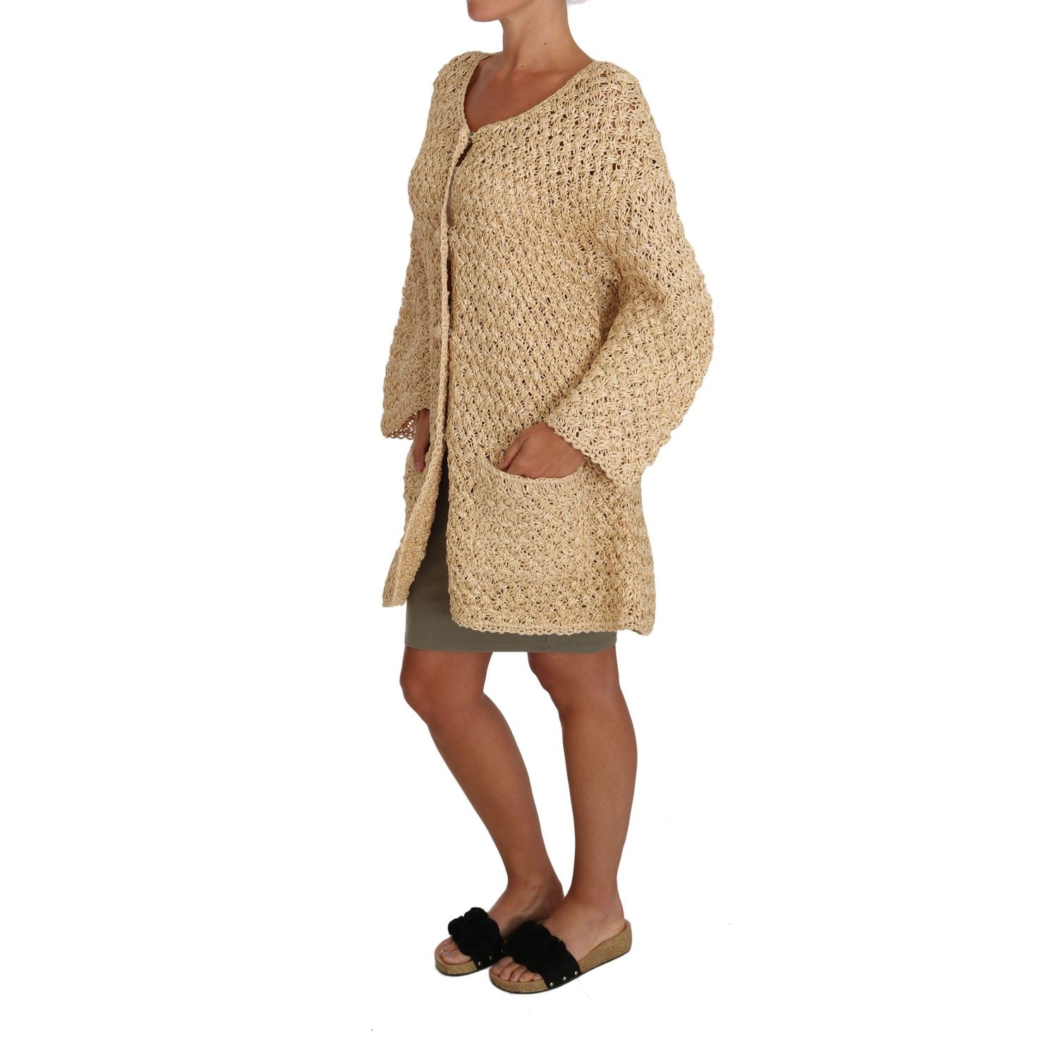 Front view with bag zipped and handles upright.