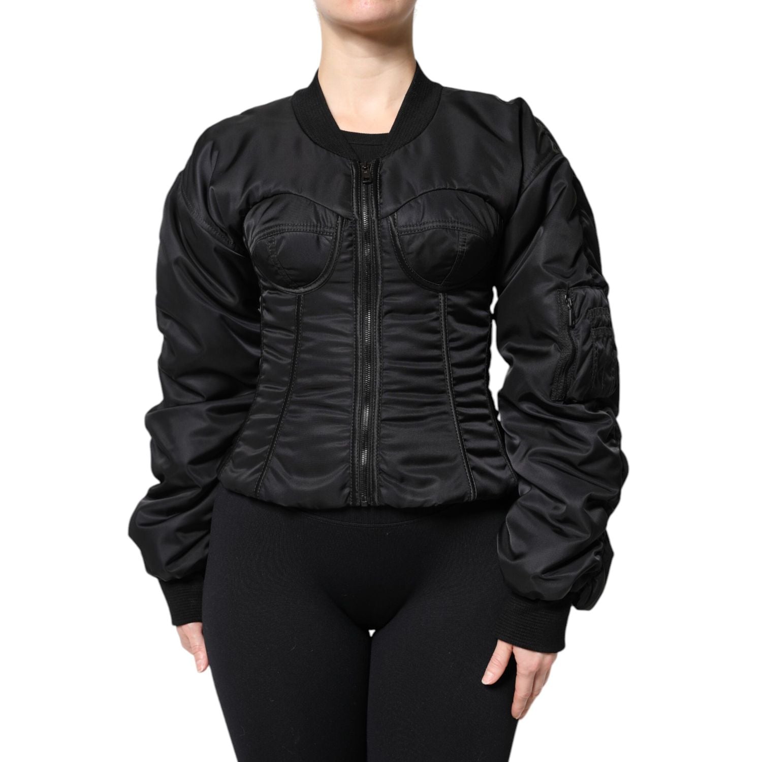 Front view with bag zipped and handles upright.