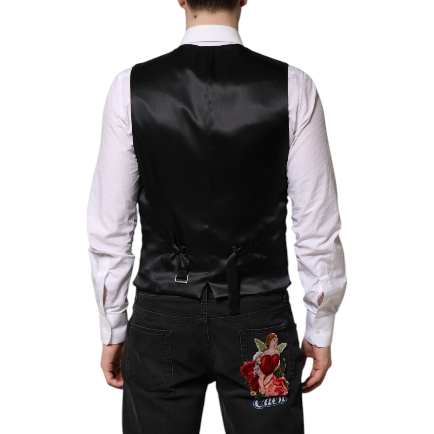 Front view with bag zipped and handles upright.