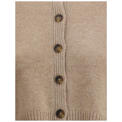 Close-up of Loulou De Saison Beige Cashmere Cardigan with button closure and ribbed design, perfect for stylish and refined autumn-winter looks.