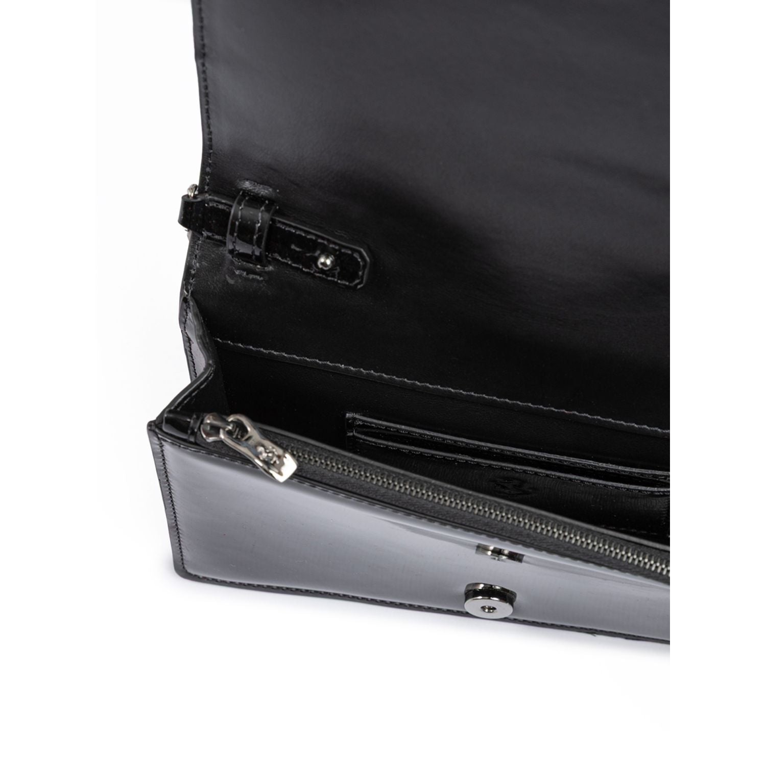 Front view with bag zipped and handles upright.