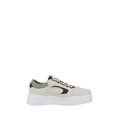 Fendi White Calf Leather Bos Taurus Low Top Sneakers with textured sole and lace-up design for urban style and comfort.