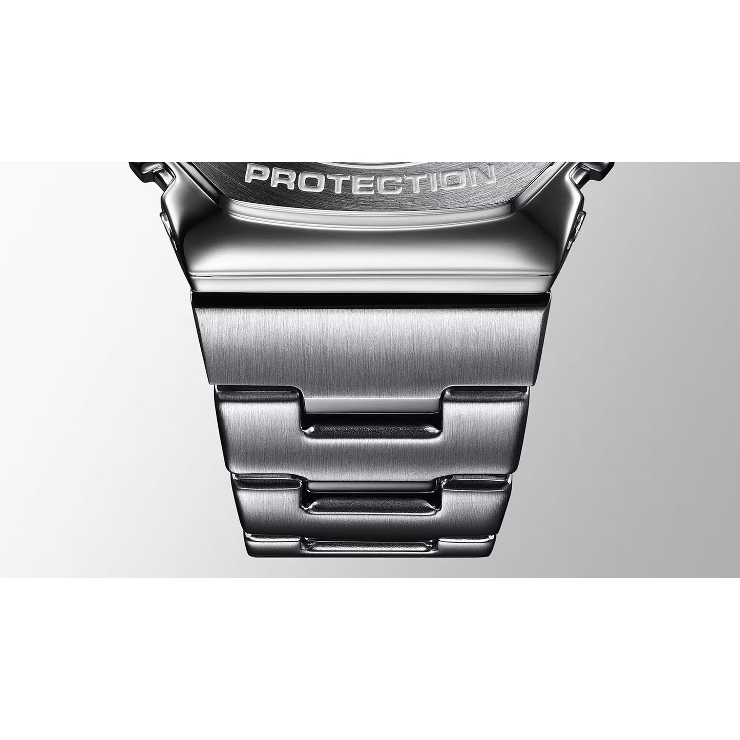 Close-up of CASIO MOD. GM-2110D-2AER watch bracelet in stainless steel finish.