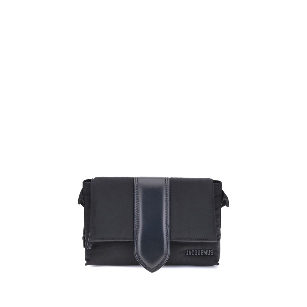 Front view with bag zipped and handles upright.