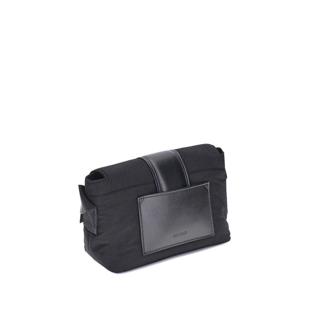 Front view with bag zipped and handles upright.