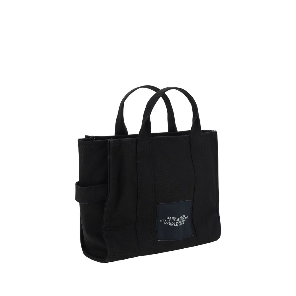 Front view with bag zipped and handles upright.