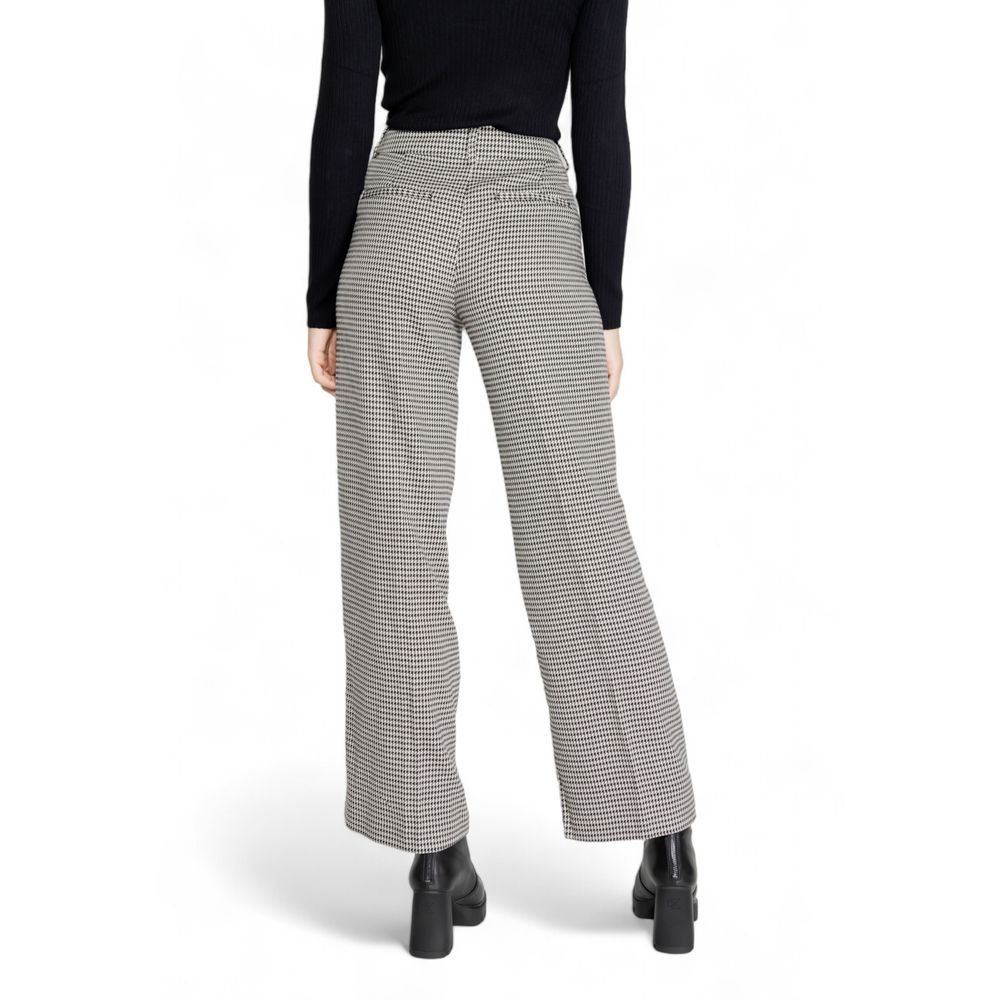 Back view of women's fall/winter Only Black Polyester Pant, featuring a blend of polyester, viscose, and elastane for comfort and style.