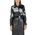 Woman wearing Only Black Recycled Polyester Shirt, fall/winter women's collection, made with 68% recycled polyester.