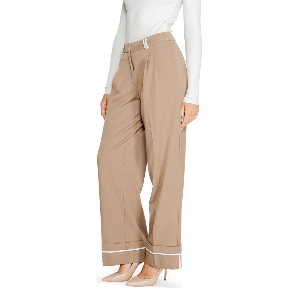 Only Brown Recycled Polyester Pant for women, perfect for fall and winter collection, stylish and eco-friendly fashion.