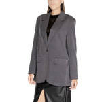 Woman wearing Only Gray Recycled Polyester Blazer from Fall/Winter collection, showcasing sustainable fashion style.