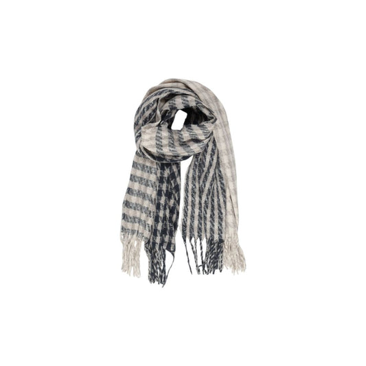 Only Gray Recycled Polyester Scarf with checkered pattern, eco-friendly, stylish soft accessory for women, versatile for any season.