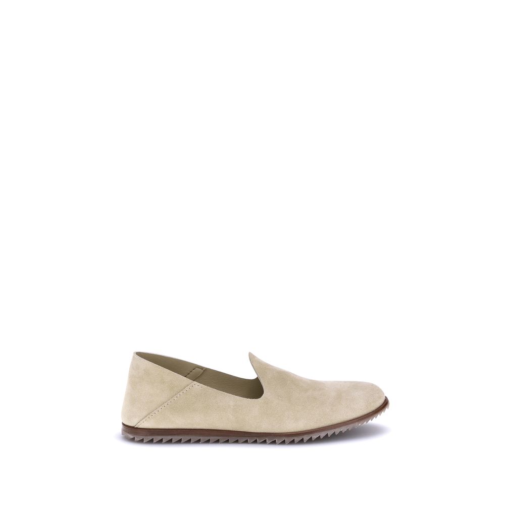 Pedro García Beige Calf Leather Bos Taurus Slip-On Loafers with zigzag rubber sole for elegance and comfort, AW25 collection.