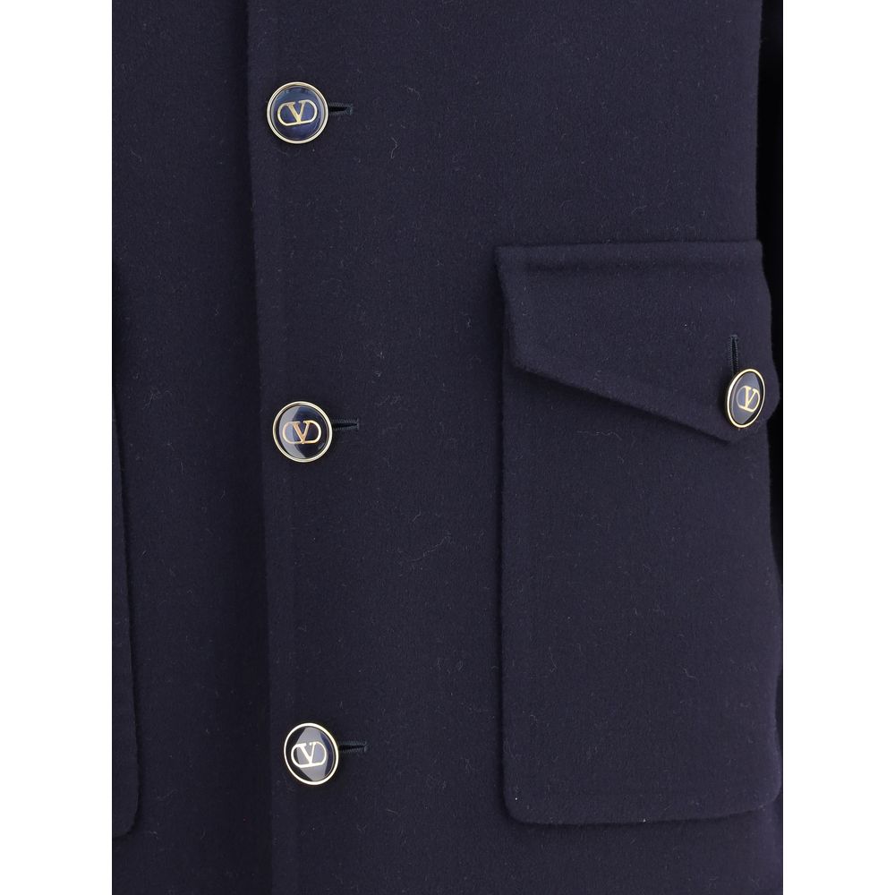 Front view with bag zipped and handles upright.