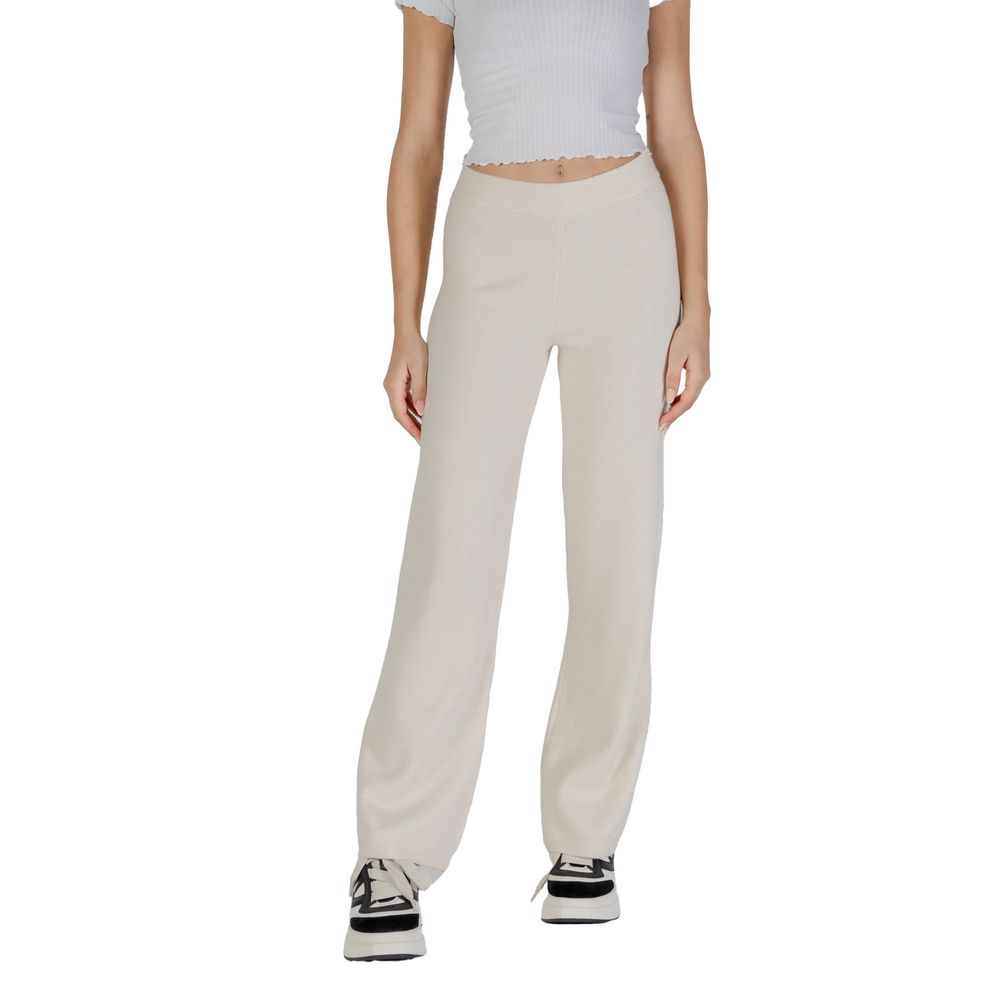 Vero Moda Cream Viscose Pant, women's palazzo pants with wide-leg cut, crafted from soft viscose blend for elegance and comfort.